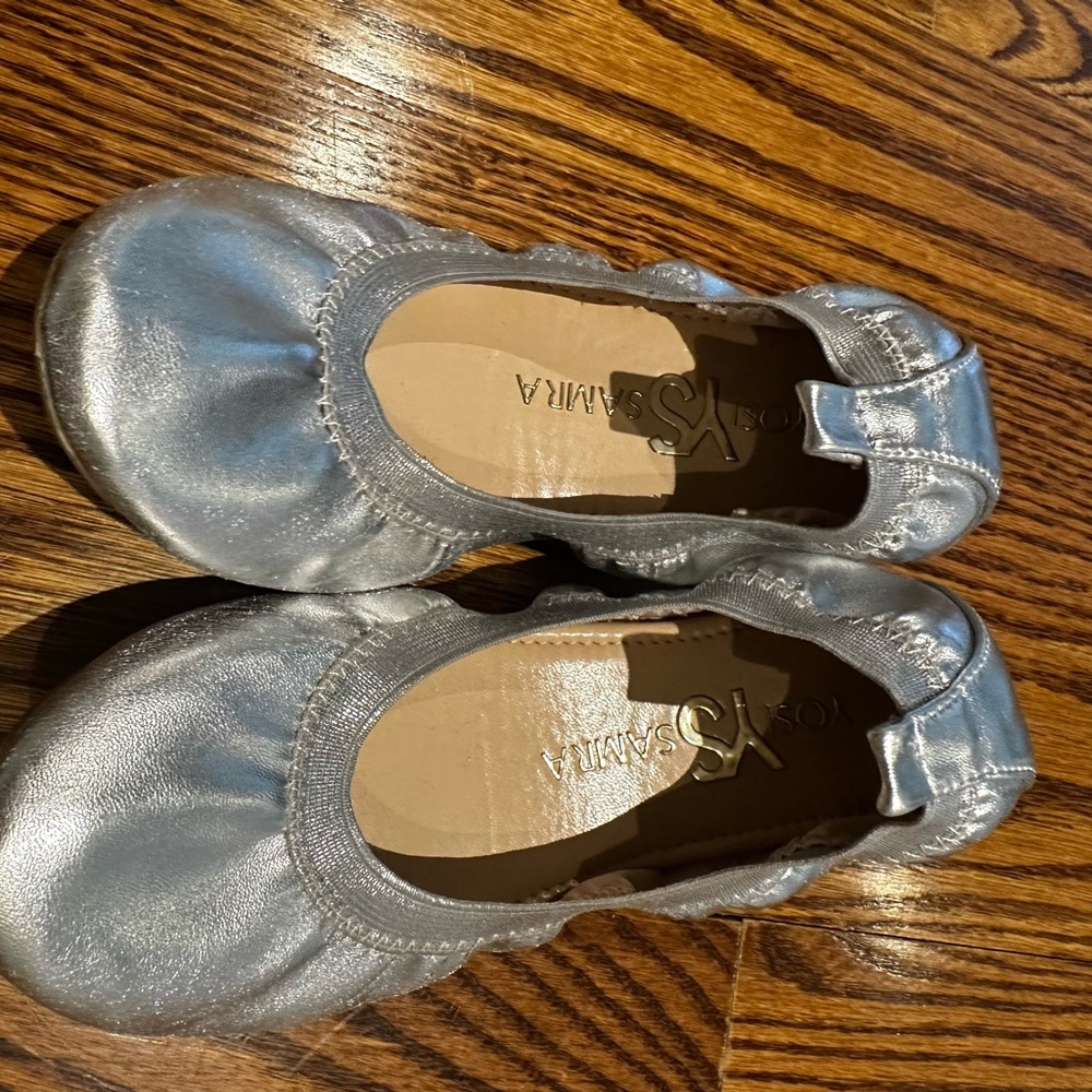 Silver ballet flat for little girls size 2 by Yosi Samra